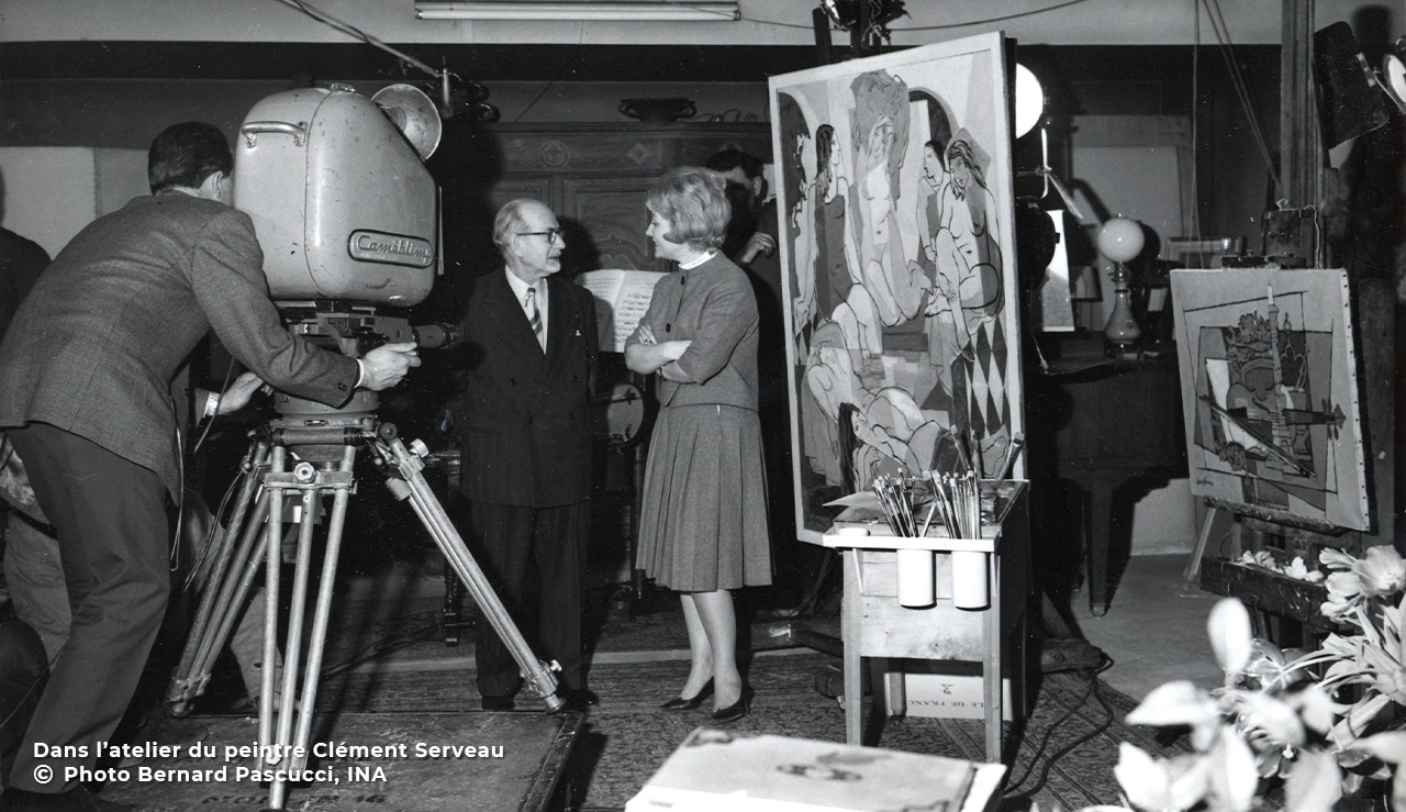 Photo de J. Caurat dans l'atelier de Cocteau